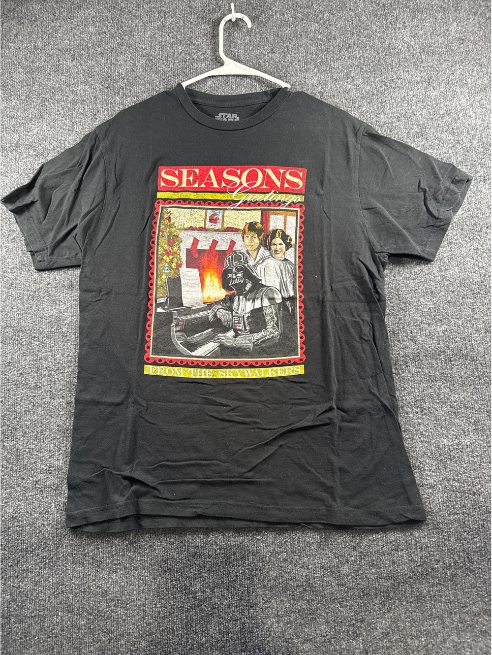 Star Wars Darth Vader Seasons Greetings Skywalkers Christmas Graphic T Shirt L